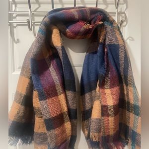 Like new warm scarf